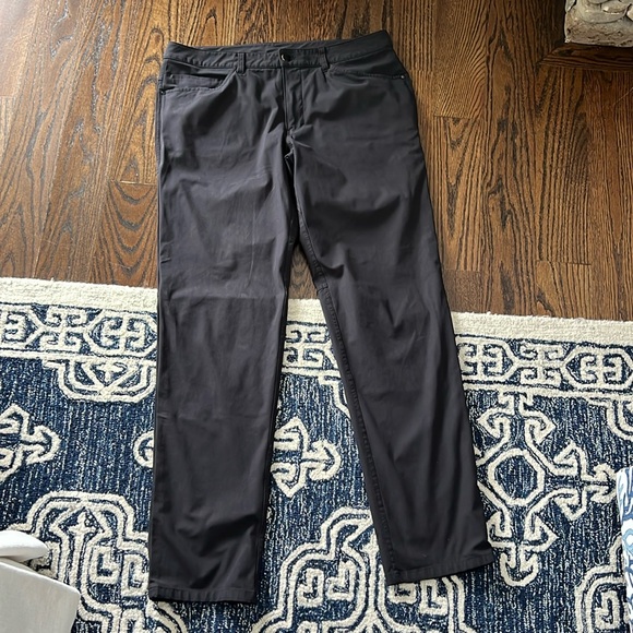 Lululemon black ABC pant - Picture 1 of 4